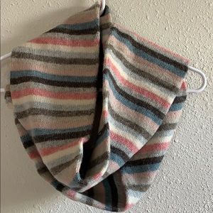 🛒3/$10 Knitted Scarf